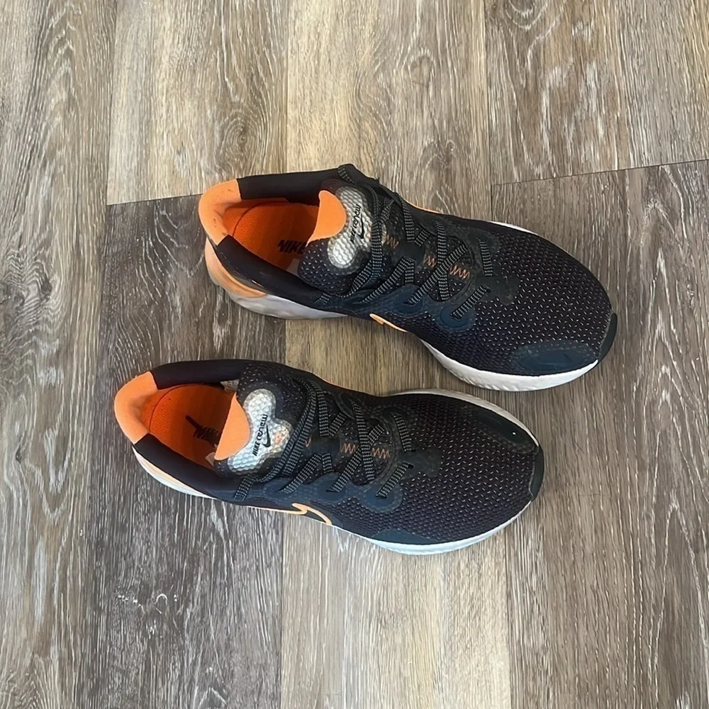 Nike Renew running shoe sneaker size 8